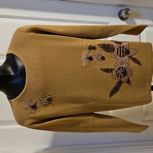 LIVE LaFRANCE Floral Embroidered Sweater - M
